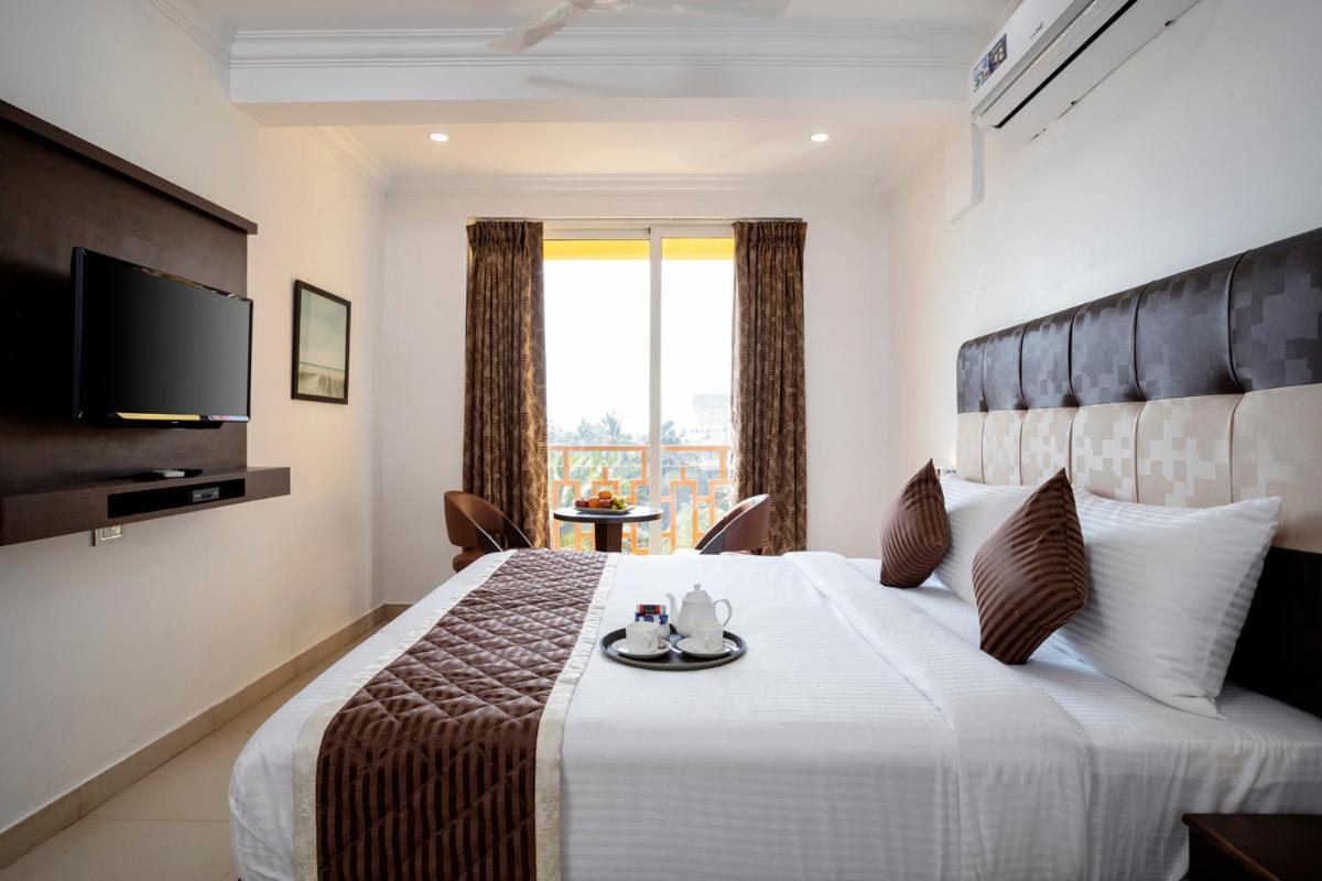Sairaj Beach Resort Calangute Exterior foto