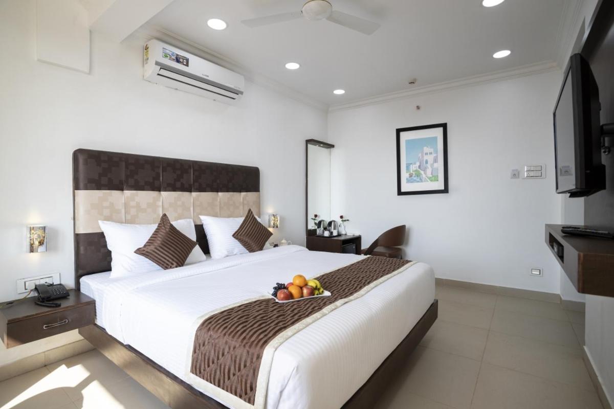 Sairaj Beach Resort Calangute Exterior foto
