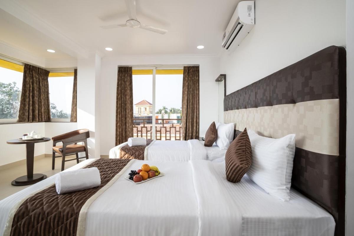 Sairaj Beach Resort Calangute Exterior foto